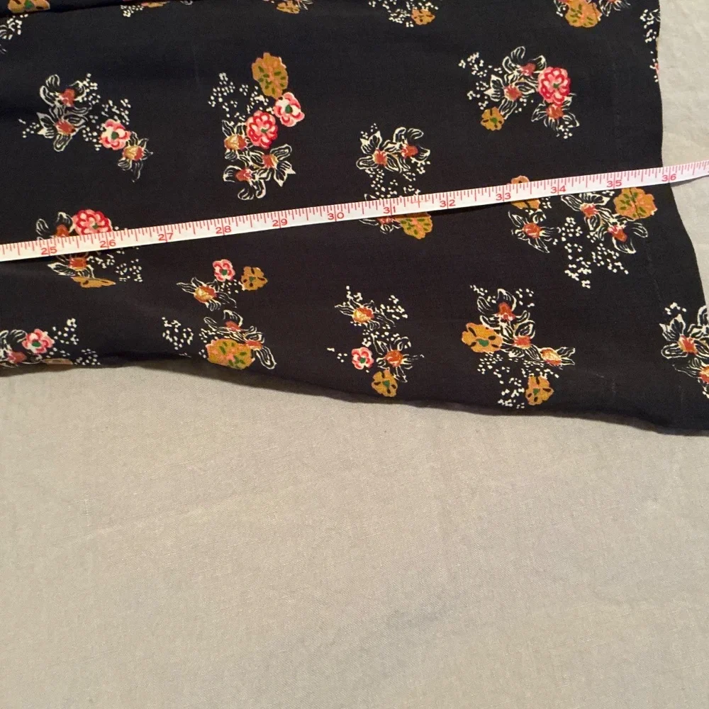 Sessun Jimama Dress, black with floral pattern. - Picture 7 of 12